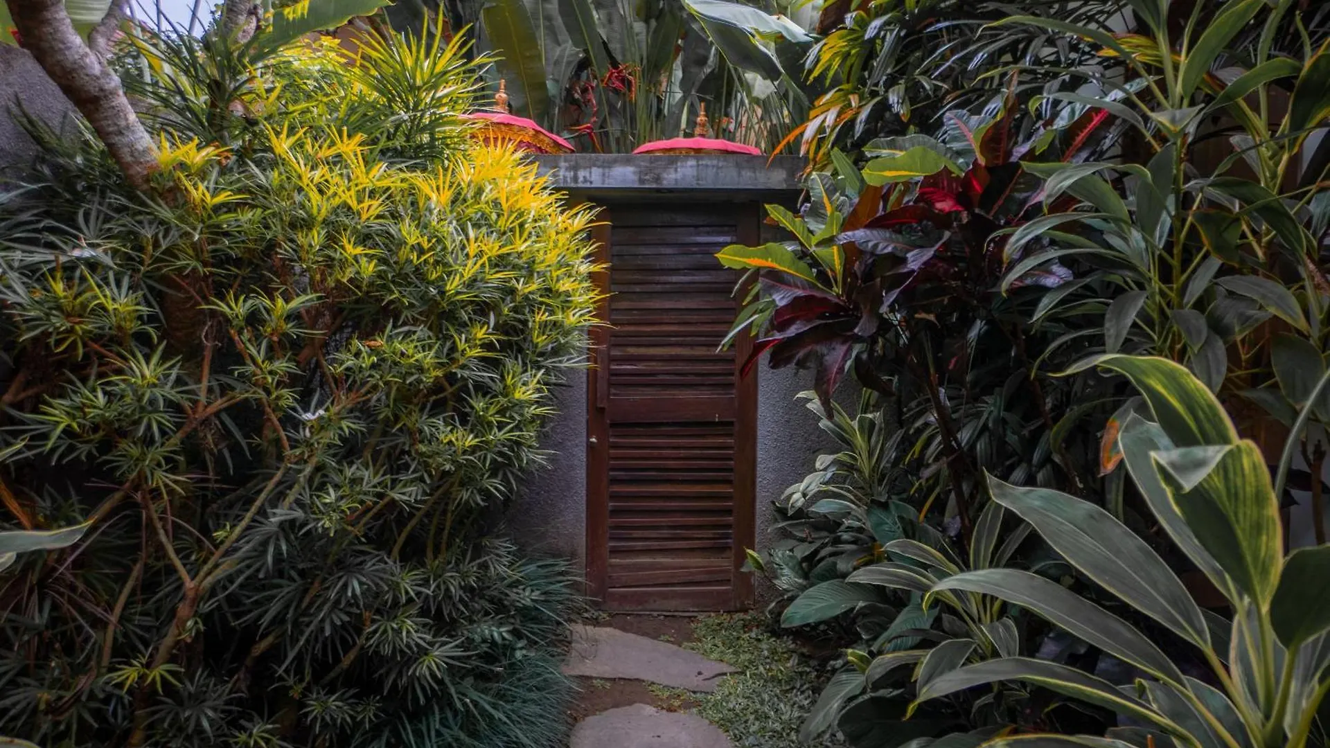 Purana Boutique Resort Ubud 5*,