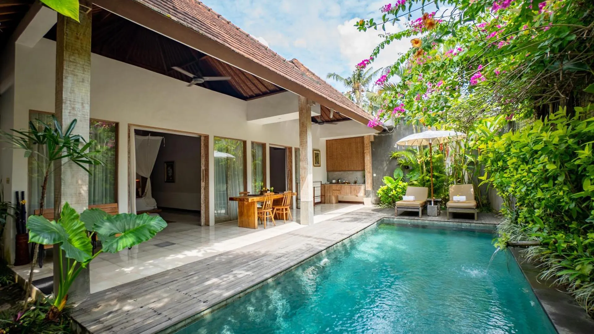 Purana Boutique Resort Ubud 5*,